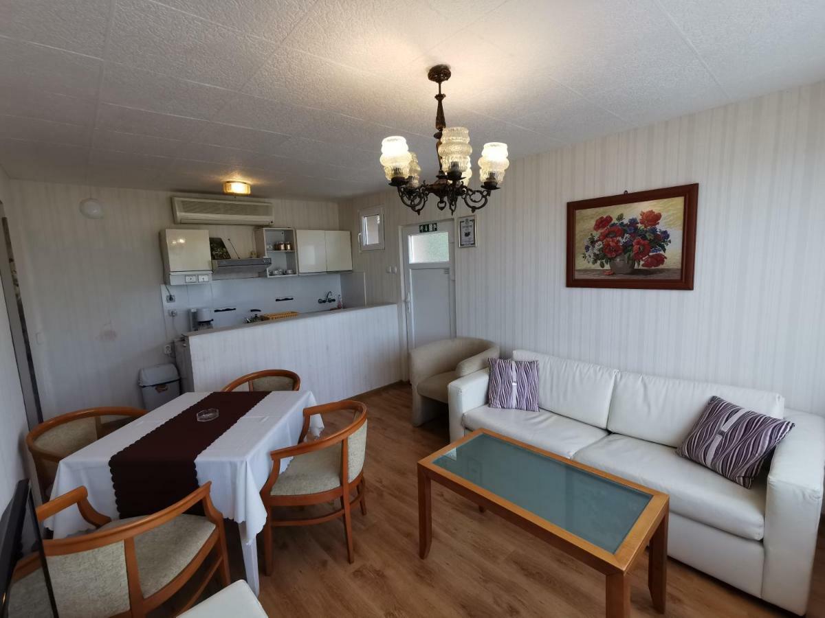 Villa Aqua Pravets Buitenkant foto